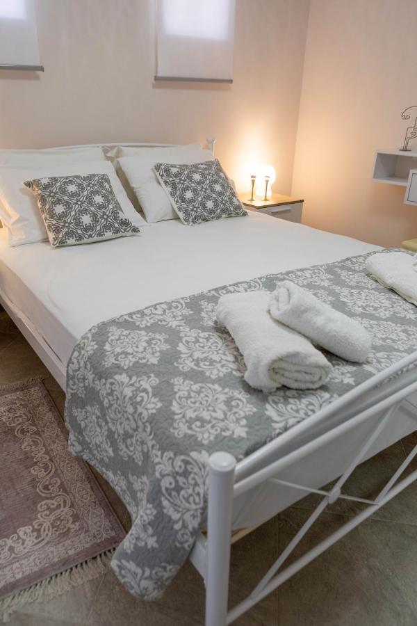John Apartments Drepano  Ngoại thất bức ảnh