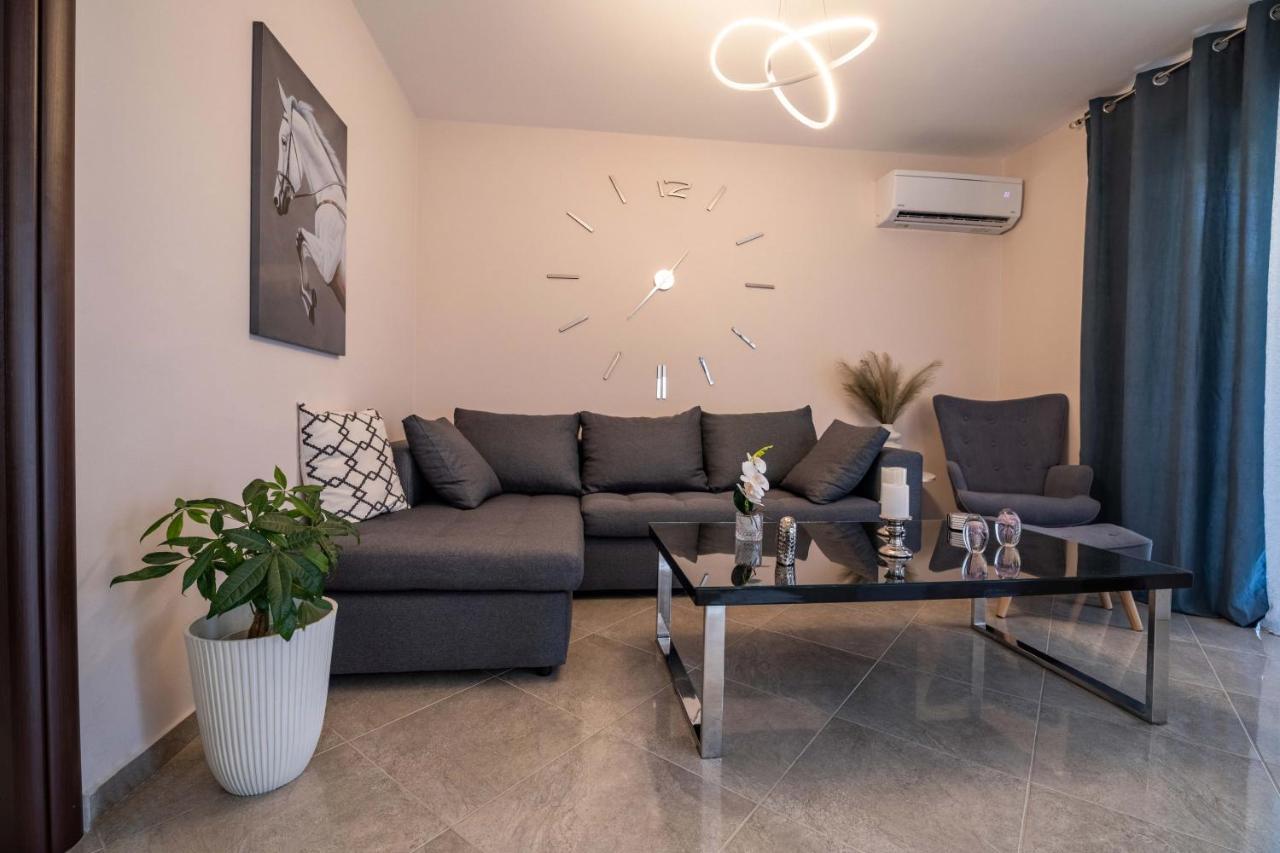 John Apartments Drepano  Ngoại thất bức ảnh