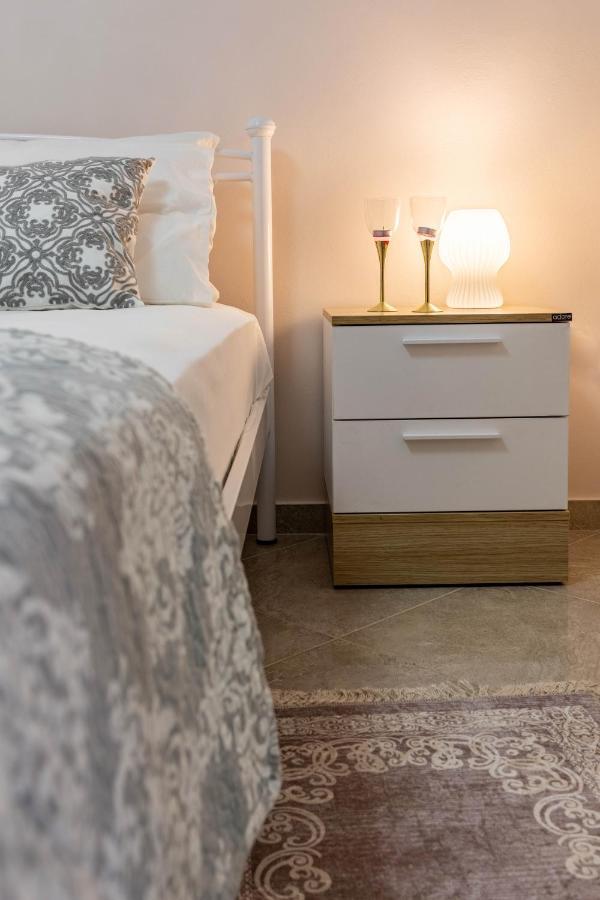 John Apartments Drepano  Ngoại thất bức ảnh