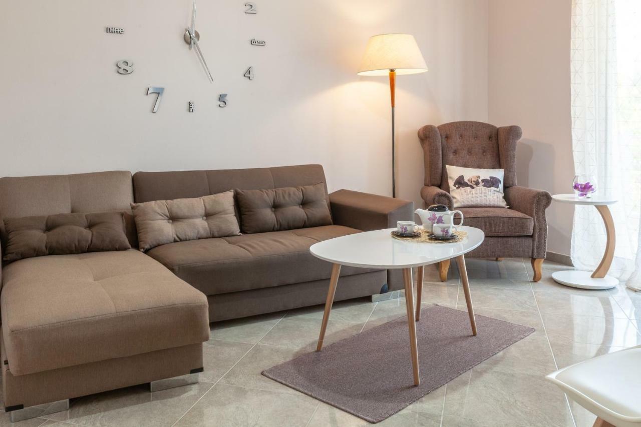John Apartments Drepano  Ngoại thất bức ảnh